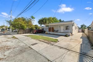 2262 Nw 4th St, Miami