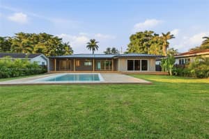 360 Nw 87th St, El Portal