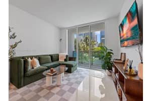 950 Brickell Bay Dr 1103, Miami
