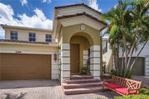 3206 Ne 212th St, Aventura