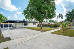 1164 Nw 45th Ave, Lauderhill