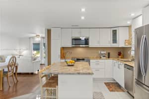 5239 NW 3rd Ave, Pompano Beach, FL 33064, - MLS#A11916928