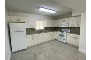 1650 W 44th Pl Apt 227, Hialeah, FL 33012, - MLS#A11916942