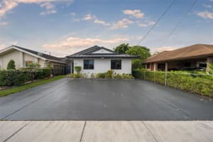 202 Nw 60th Ave Miami, FL 33126 - MLS#A11917018