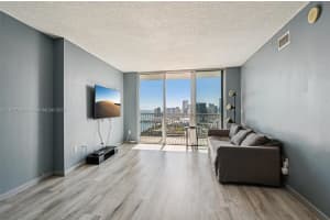 1750 N Bayshore Dr 4210 Miami, FL 33132 - MLS#A11917058