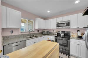 5933 Glasgow Way, Tamarac