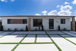 10060 Sw 152nd Ter, Miami