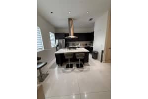 9165 Nw 33rd St Doral, FL 33172 - MLS#A11917153