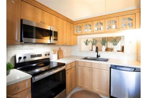 7131 Tam Oshanter Blvd North Lauderdale, FL 33068 - MLS#A11917225