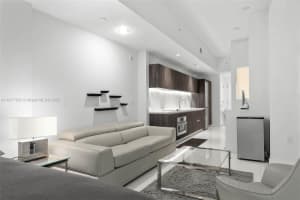 851 Ne 1st Ave 300, Miami