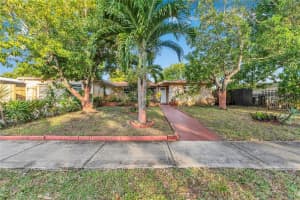 550 Sw 38th Ter 0 Fort Lauderdale, FL 33312 - MLS#A11917356