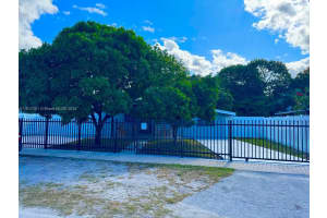 830 Se 7th Pl Hialeah, FL 33010 - MLS#A11917361