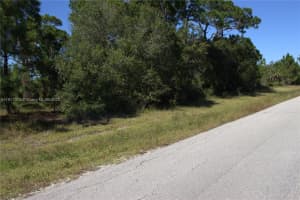 1915 Moore Lehigh Acres, FL 33972 - MLS#A11917372