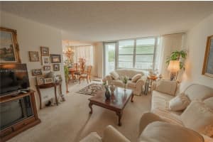 301 174th St 309 Sunny Isles Beach, FL 33160 - MLS#A11917393