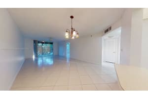 3300 W Rolling Hills Cir 302, Davie