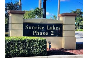 8225 Sunrise Lakes Blvd 204, Sunrise