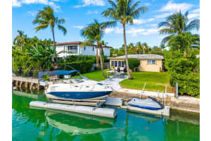 700 S Shore Dr Miami Beach, FL 33141 - MLS#A11917559