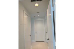 1050 Brickell Ave 3014, Miami