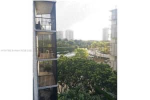 3475 N Country Club Dr 514, Aventura