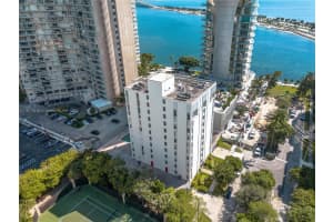 145 Se 25th Rd 1003, Miami