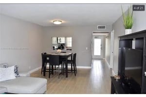 9230 Lagoon Pl APT 215, Davie, FL 33324, - MLS#A11917786