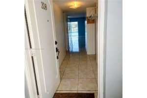 877 Ne 195th St 318 Miami, FL 33179 - MLS#A11917808