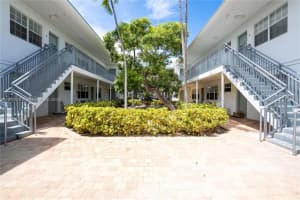 330 84th St APT 12, Miami Beach, FL 33141, - MLS#A11917824