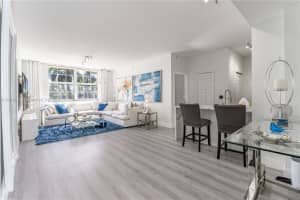 651 Okeechobee Blvd APT 201, West Palm Beach, FL 33401, - MLS#A11918026