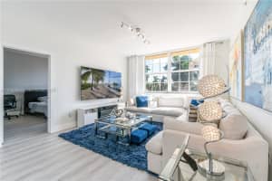 651 Okeechobee Blvd APT 201, West Palm Beach, FL 33401, - MLS#A11918026