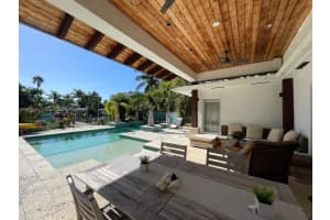 670 S Shore Dr, Miami Beach