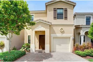 678 Ne 191st Ter Miami, FL 33179 - MLS#A11918057