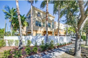 601 Ne 11th Ave Fort Lauderdale, FL 33304 - MLS#A11918111