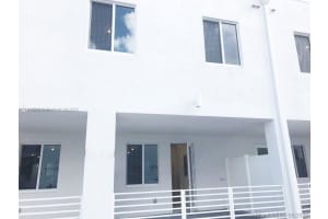 10229 Nw 64th Ter 107, Doral