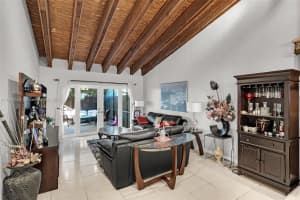 2340 Evergreen Ct Pembroke Pines, FL 33026 - MLS#A11918254