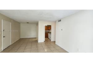 437 Executive Center Dr APT 209, West Palm Beach, FL 33401, - MLS#A11918259