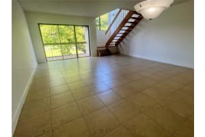 9961 Nw 9th St Cir 8-18, Miami