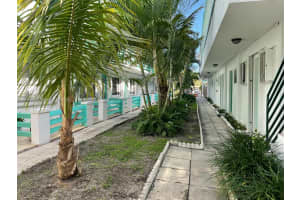 6490 Collins Ave APT 4, Miami Beach, FL 33141, - MLS#A11918342