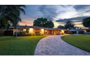 901 W Tropical Way, Plantation 901 W Tropical Way, Plantation