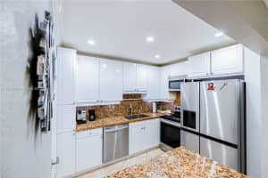 12800 Sw 43rd Dr 102-b Miami, FL 33175 - MLS#A11918389