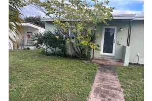 1308 Nw 13th Ct Fort Lauderdale, FL 33311 - MLS#A11918525