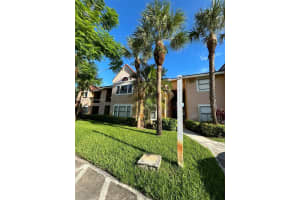 15661 Sw 104th Ter 322, Miami