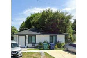 2130 Nw 46th St, Miami