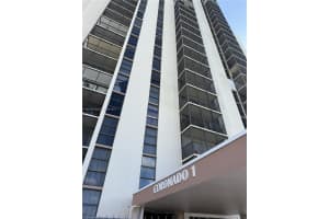 20335 W Country Club Dr 1804, Aventura