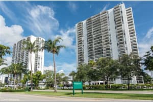 3675 N Country Club Dr 2201 Aventura, FL 33180 - MLS#A11918727