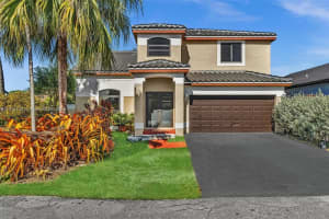 8249 Nw 200th Ter, Hialeah