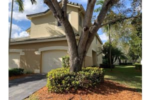 2165 Pasa Verde Ln, Weston