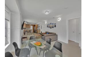 715 Hollywood Blvd, Hollywood, FL 33019, - MLS#A11918840