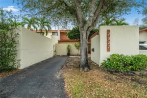 7827 Sw 106th Cir 7827, Miami