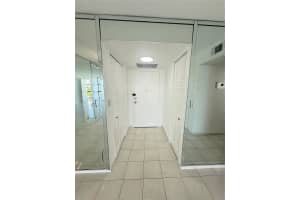 1000 Parkview Dr 701, Hallandale Beach