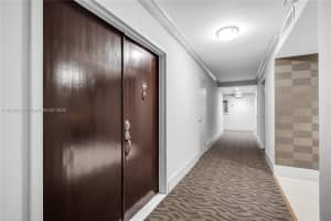 1420 Brickell Bay Dr 608b Miami, FL 33131 - MLS#A11919088